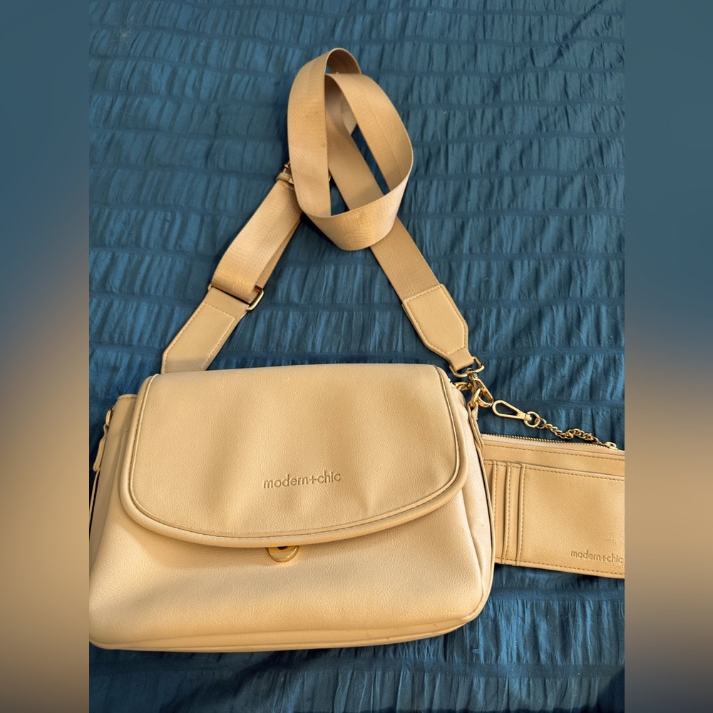 Modern and Chic Signature Crossbody